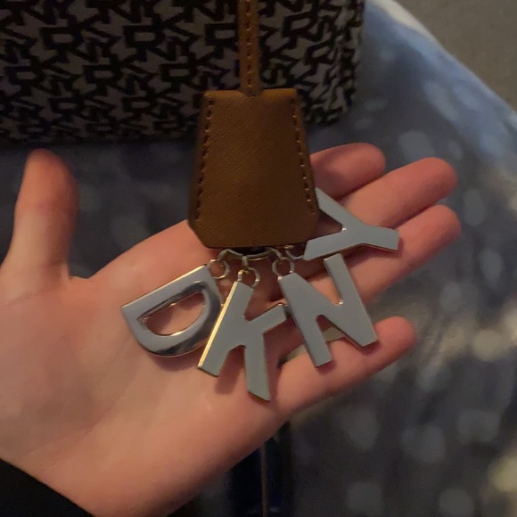 Dkny purse - Picture 2 of 8